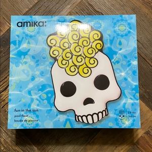 amika Pool Float